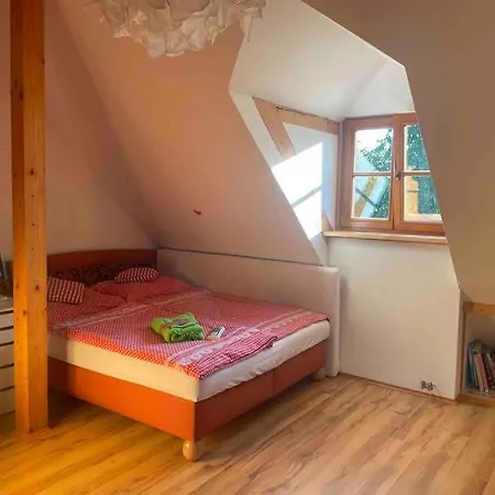 Roubenka V Posázaví Zbizuby